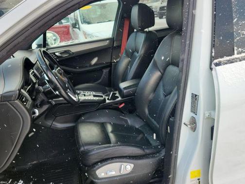 2018 Porsche Macan Turbo