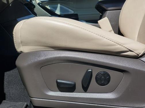 BURGUNDY VELVET MET TINT CC 2022 Ford Explorer PLATINUM