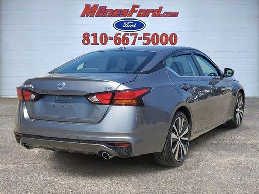 2021 Nissan Altima SR FWD