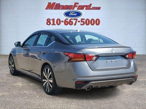 2021 Nissan Altima SR FWD