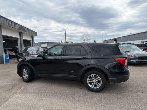 2022 Ford Explorer Base