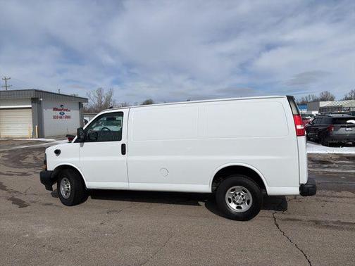 2022 Chevrolet Express 2500 RWD 2500 Regular Wheelbase WT