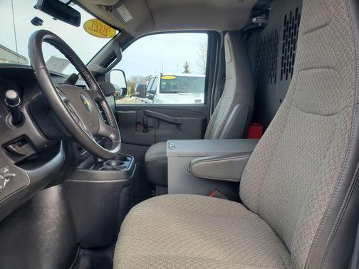 2022 Chevrolet Express 2500 RWD 2500 Regular Wheelbase WT