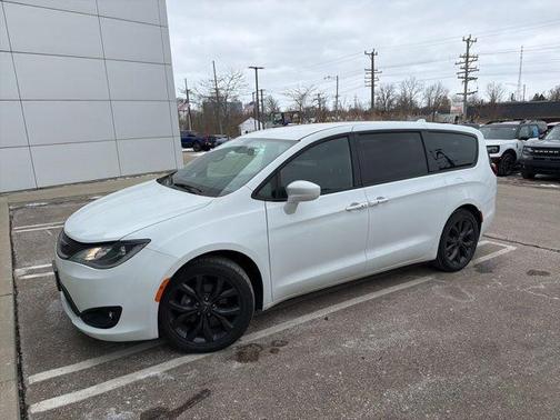 2018 Chrysler Pacifica Touring Plus