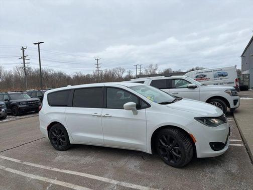 2018 Chrysler Pacifica Touring Plus