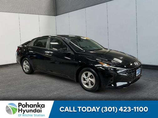 Black 2023 Hyundai ELANTRA SE