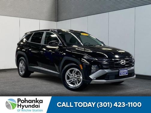 Black 2025 Hyundai TUCSON SE