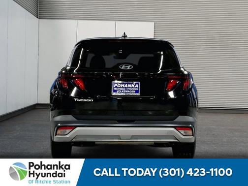 Black 2025 Hyundai TUCSON SE