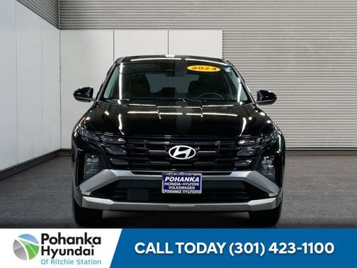 Black 2025 Hyundai TUCSON SE