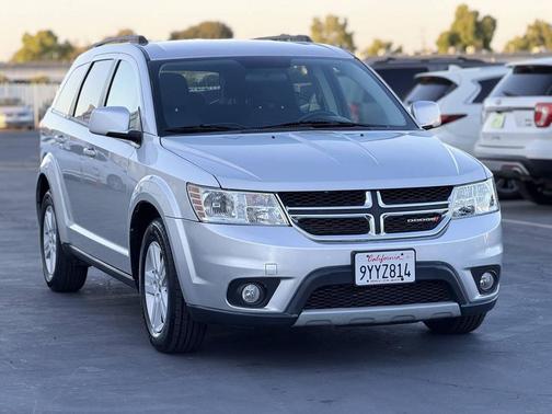 Bright Silver Metallic Clearcoat 2012 Dodge Journey SXT