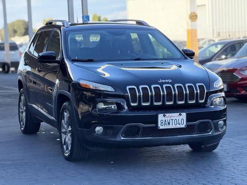 Diamond Black Crystal Pearlcoat 2018 Jeep Cherokee Limited