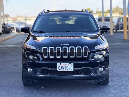 Diamond Black Crystal Pearlcoat 2018 Jeep Cherokee Limited