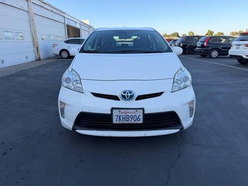 White 2015 Toyota Prius Two