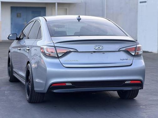 Pewter Gray Metallic 2016 Hyundai SONATA Hybrid SE