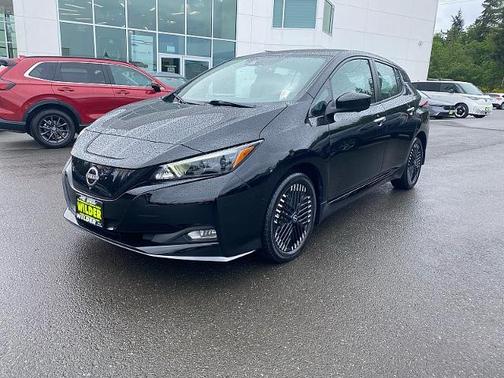 Black 2024 Nissan Leaf SV PLUS