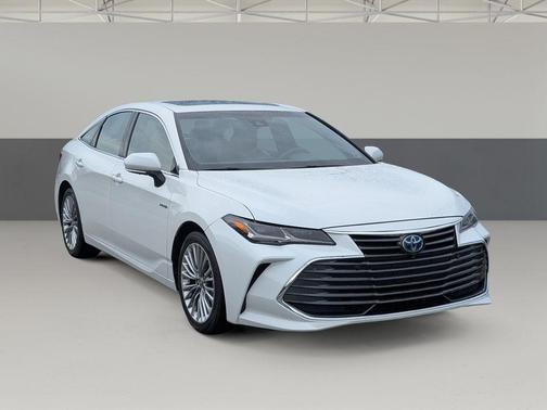 Wind Chill Pearl 2021 Toyota Avalon Hybrid Limited