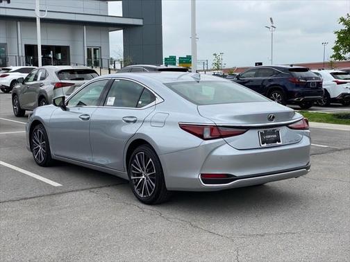 2024 Lexus ES 250 Base