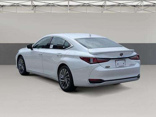 2025 Lexus ES 300h Luxury