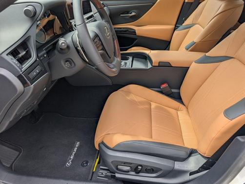 2025 Lexus ES 300h Luxury