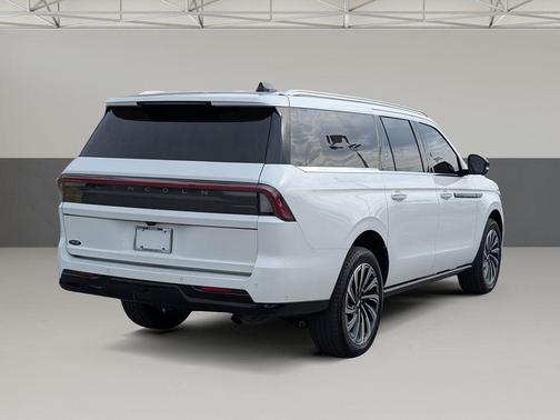 2025 Lincoln Navigator Black Label