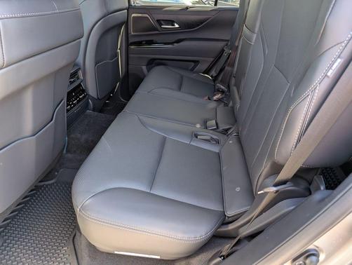 2025 Lexus LX 700h Luxury