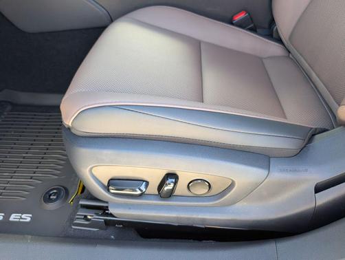 2025 Lexus ES 350 Base