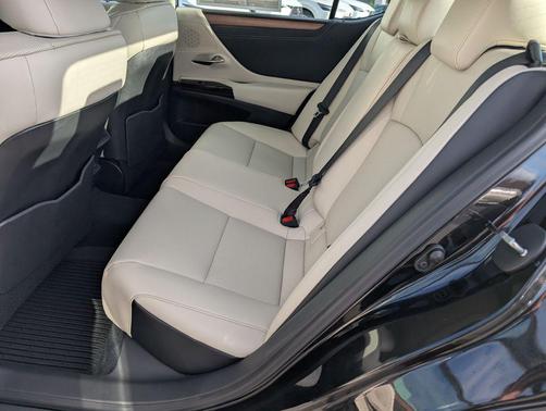 2025 Lexus ES 350 Base