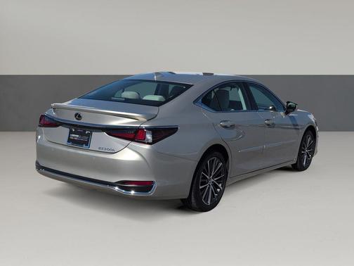 2025 Lexus ES 300h Premium