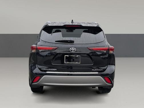 2024 Toyota Highlander Platinum