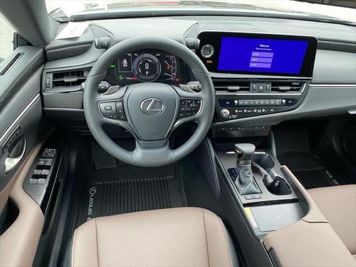 2025 Lexus ES 300h Base
