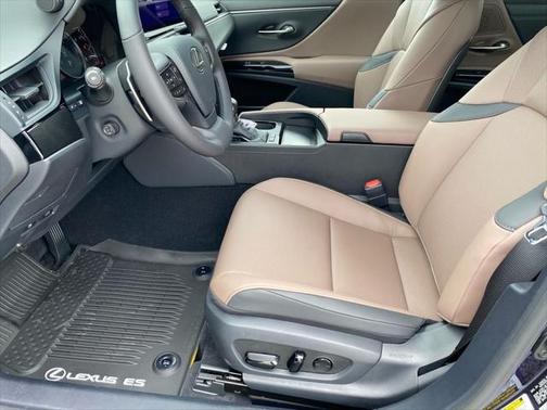 2025 Lexus ES 300h Base
