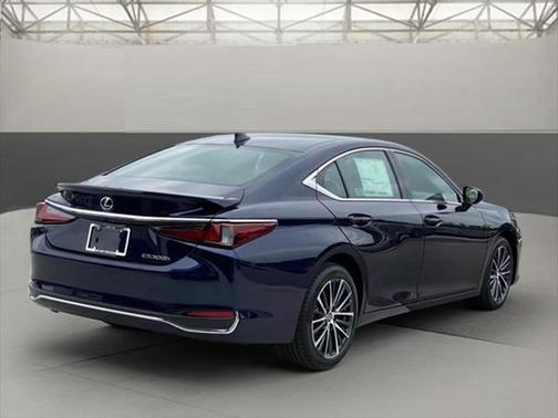 2025 Lexus ES 300h Base