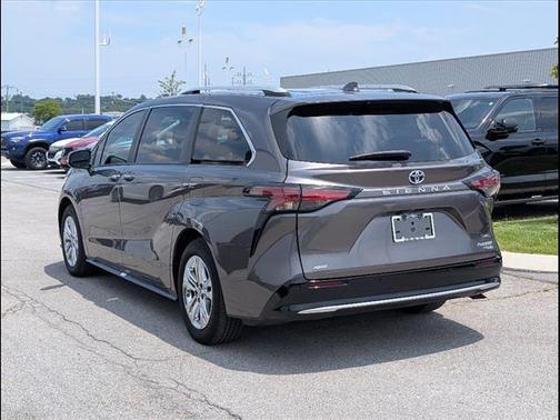 2023 Toyota Sienna Platinum 7 Passenger