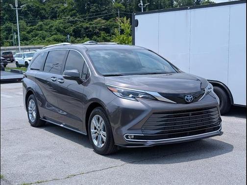 2023 Toyota Sienna Platinum 7 Passenger