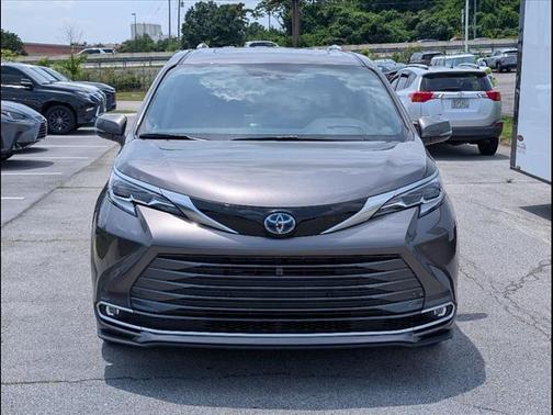 2023 Toyota Sienna Platinum 7 Passenger