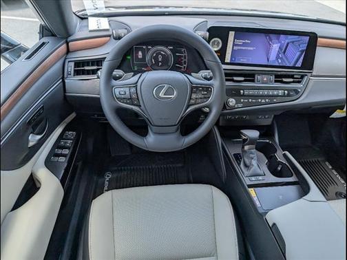 2025 Lexus ES 300h Base