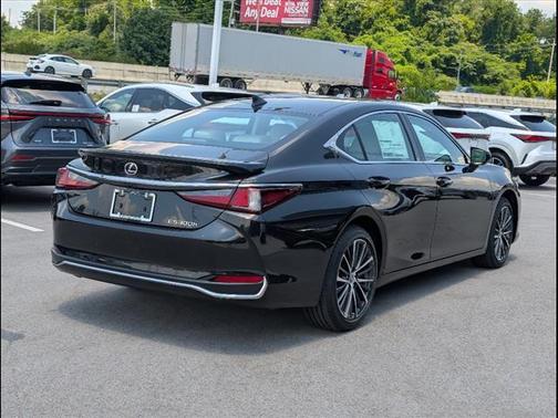 2025 Lexus ES 300h Base