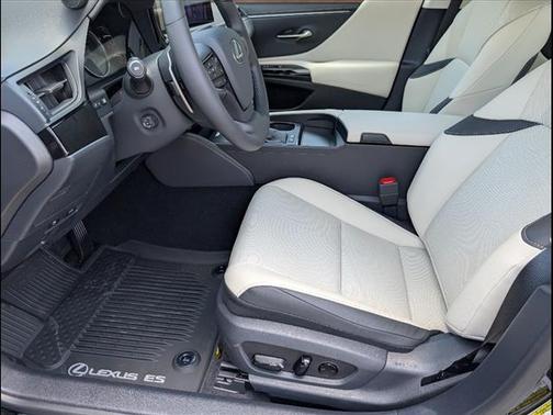 2025 Lexus ES 300h Base