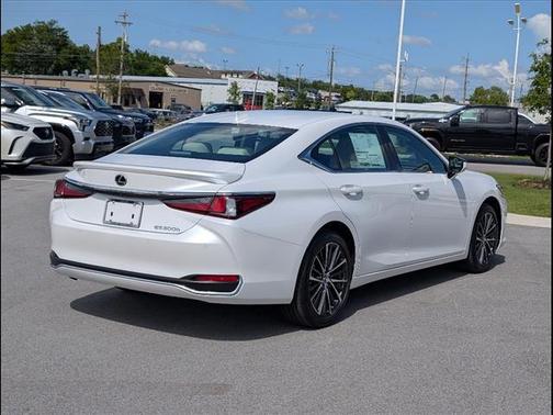 2025 Lexus ES 300h Base