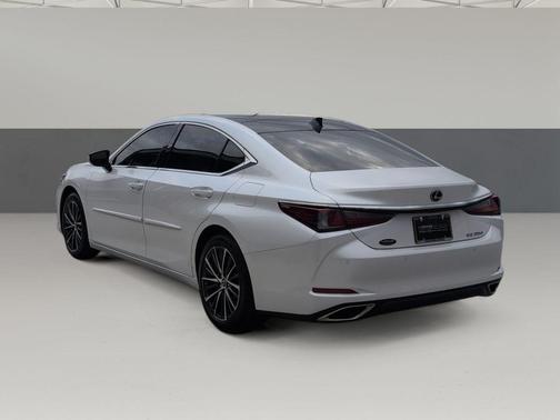 2022 Lexus ES 350 Base