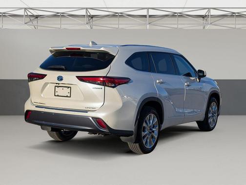 2021 Toyota Highlander Hybrid Limited