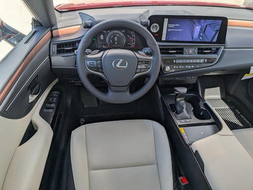 2025 Lexus ES 300h Base