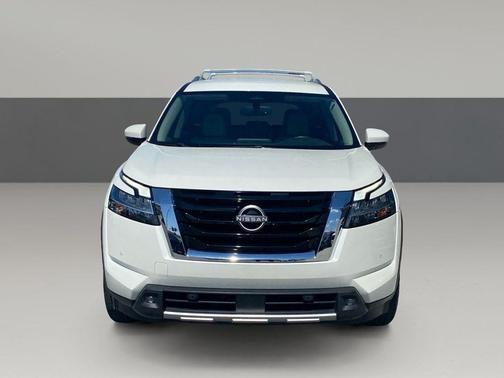 2022 Nissan Pathfinder SL 2WD