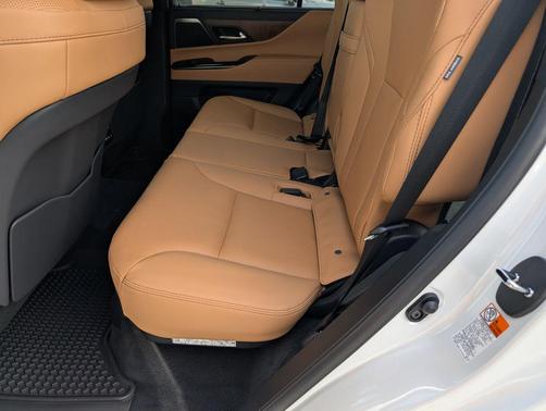 2025 Lexus LX 600 Luxury