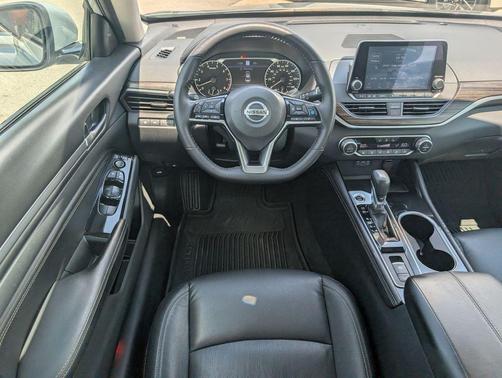 Brilliant Silver Metallic 2021 Nissan Altima 2.5 SL