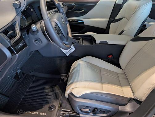 2025 Lexus ES 300h Ultra Luxury