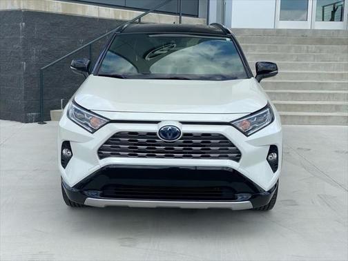 2020 Toyota RAV4 Hybrid SE