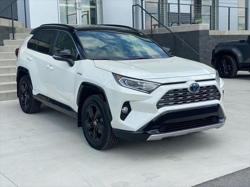 2020 Toyota RAV4 Hybrid SE