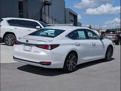 2025 Lexus ES 300h Base