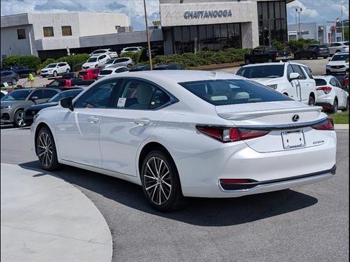 2025 Lexus ES 300h Base